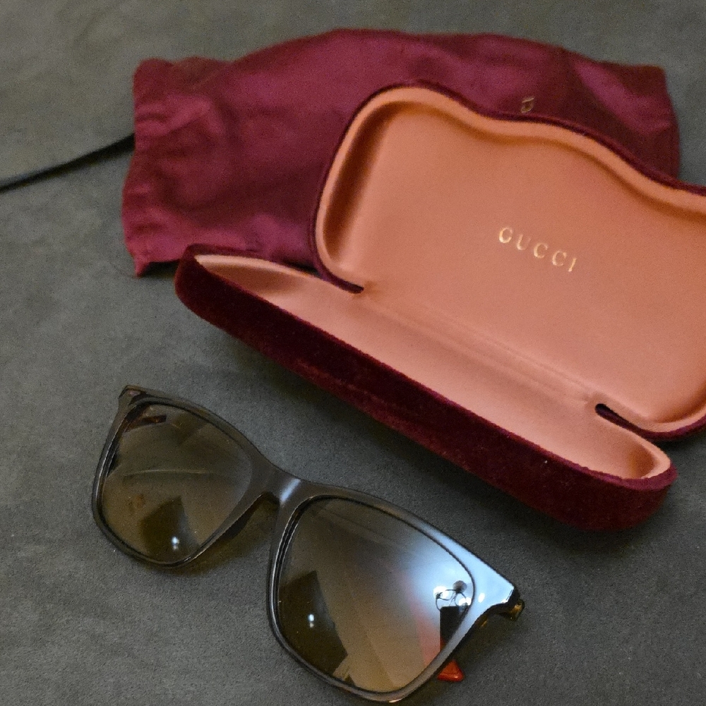 Gucci Black Sunglasses with Burgundy Case